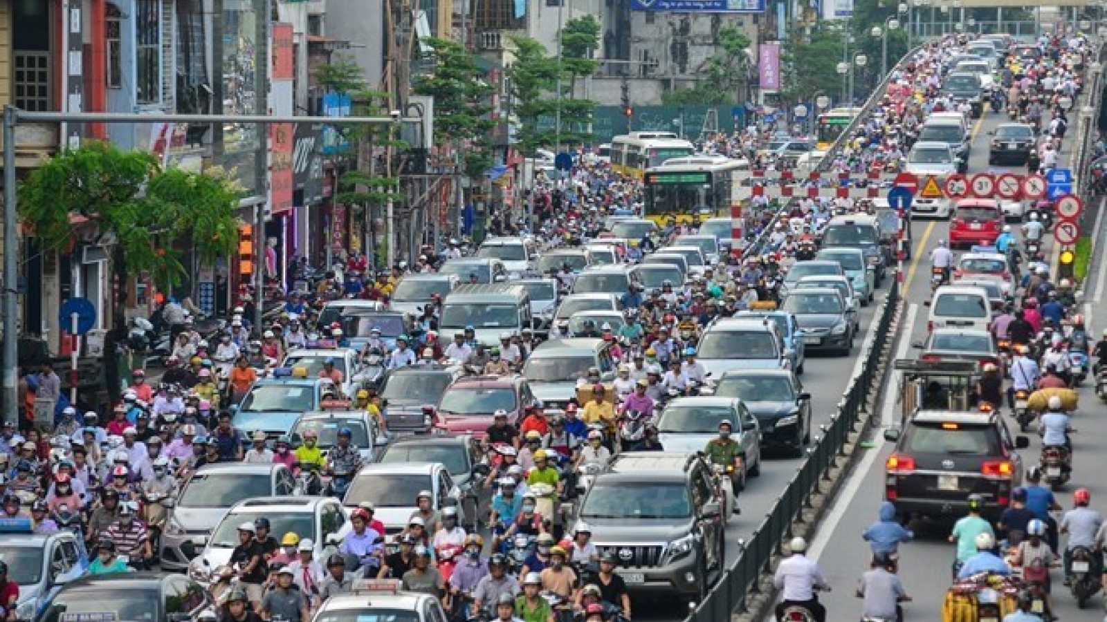 High-rises cause traffic chaos in Hanoi