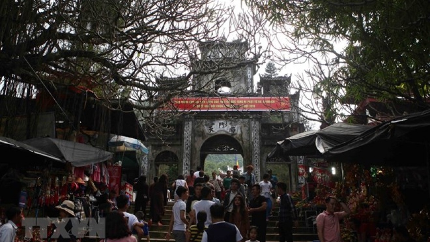 Hanoi: Huong pagoda festival opens