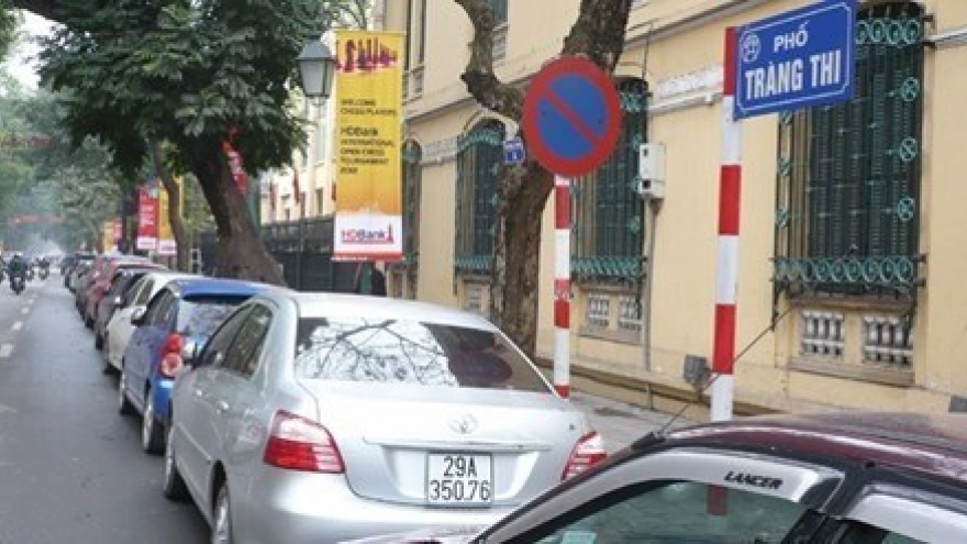 Hanoi to set up public parking on some streets