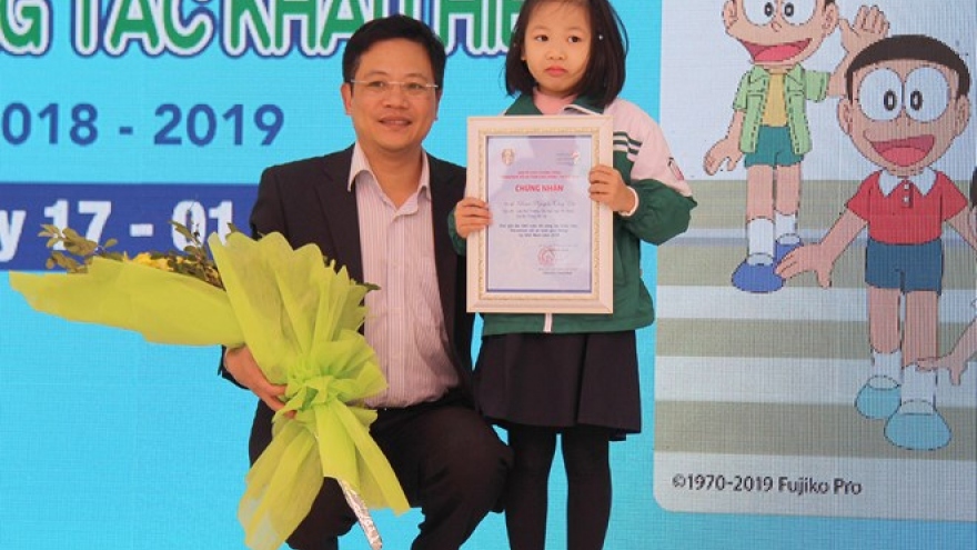 Hanoi first grader wins traffic safety slogan contest