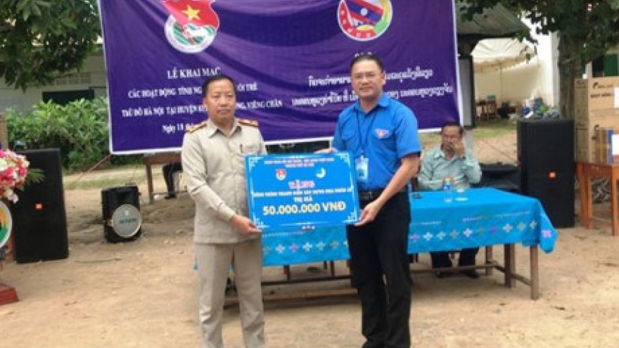 Hanoi’s youths begin voluntary activities in Vientiane