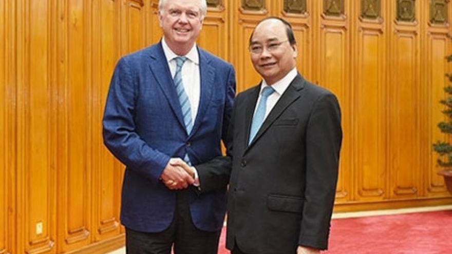 PM Phuc recieves Harvard University professor