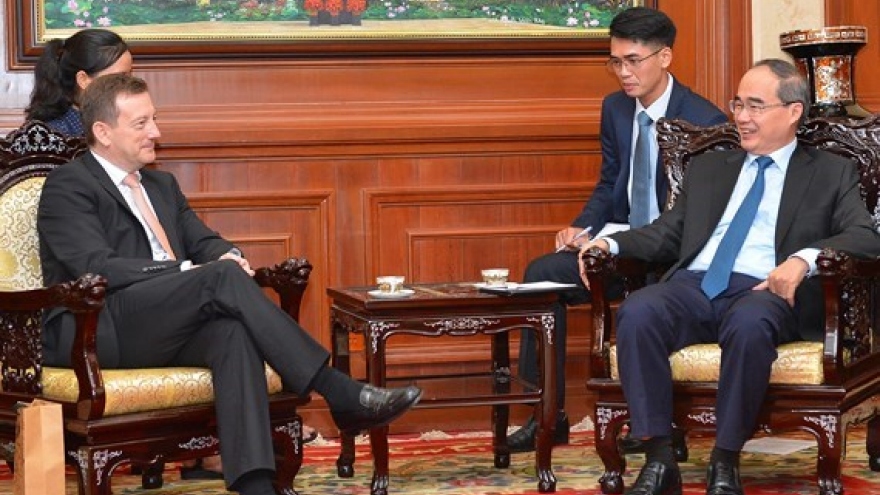Ho Chi Minh City’s official receives French ambassador