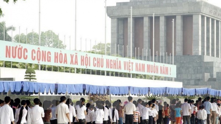 Ho Chi Minh Mausoleum records over 63,000 visitors during Tet