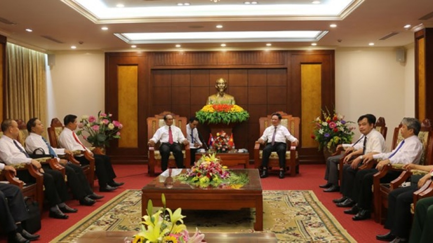 Hoa Binh intensifies cooperation with Laos’s Luang Prabang