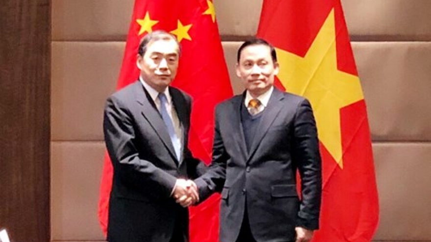 Vietnam, China review bilateral ties 