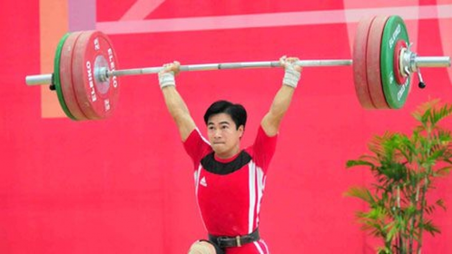 Weightlifter Tuan triumphs at National Championships  