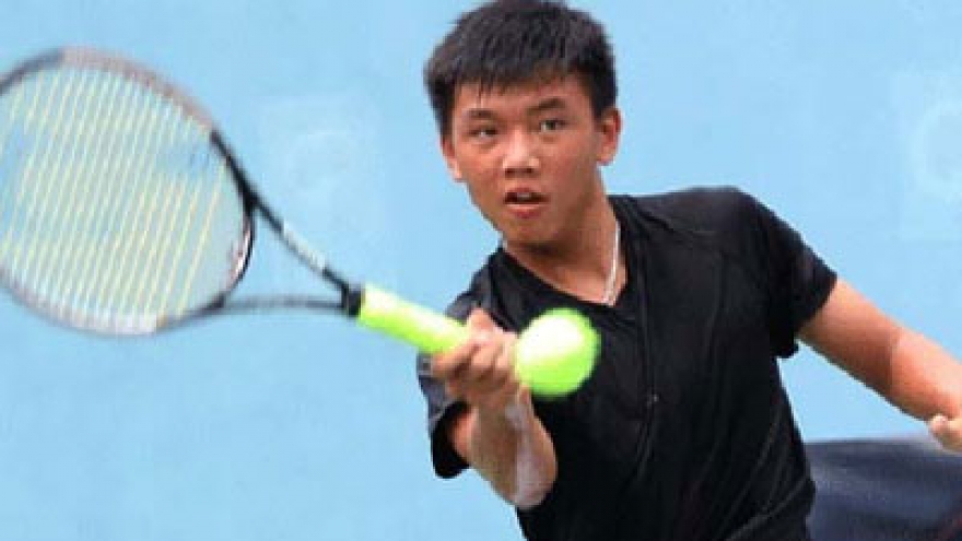 Young tennis star trains in US