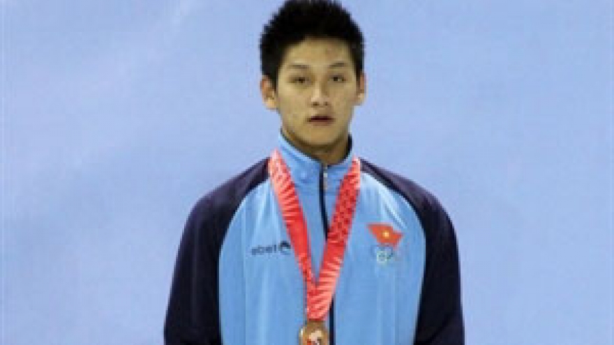Swimmer Phuoc to carry national flag at SEA Games