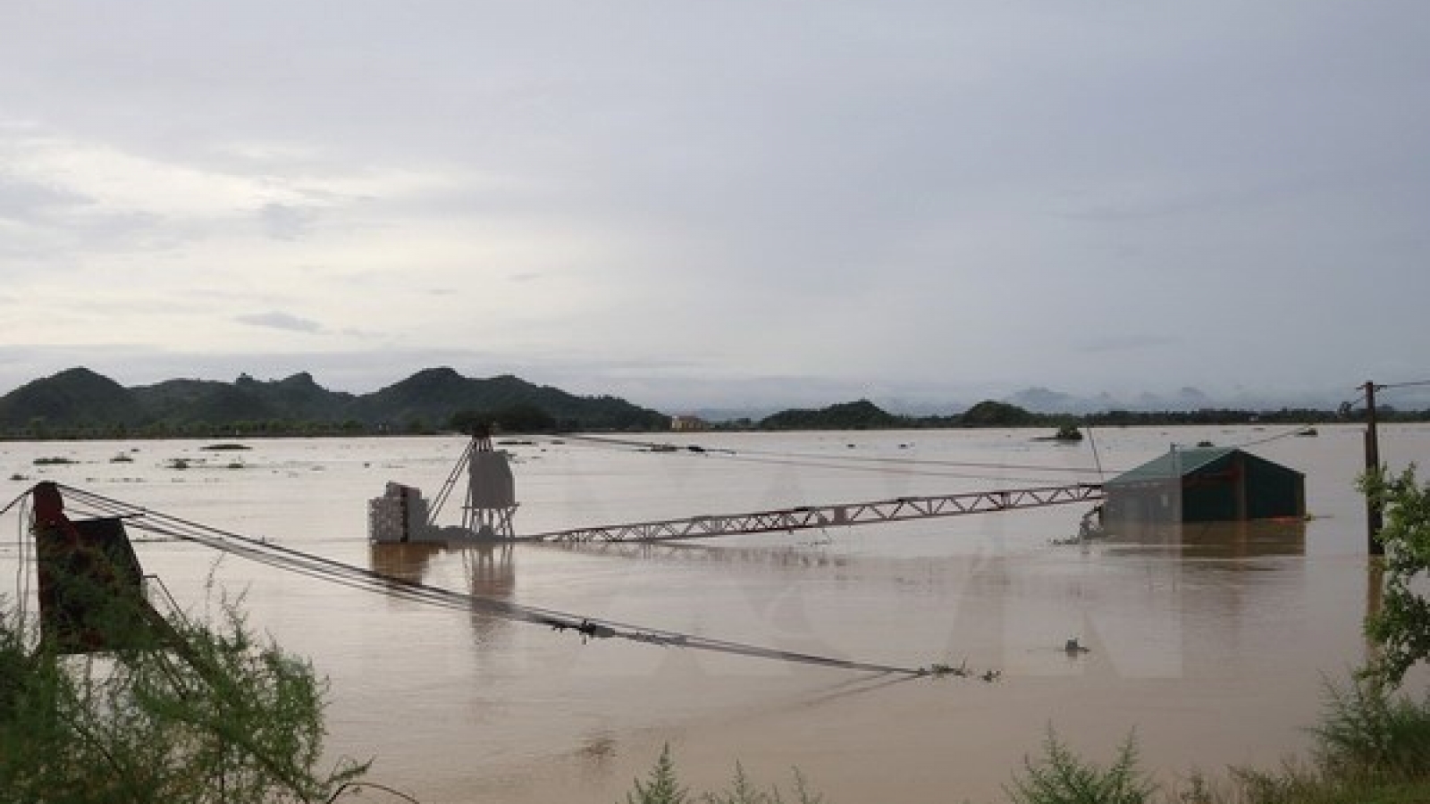 Floods reach 40-year historic levels in many northern rivers
