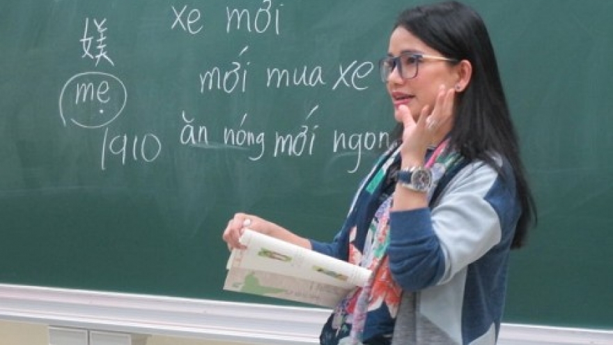 Lecturer uses language learning to help Vietnamese women integrate in Taiwan
