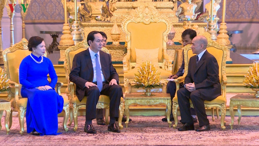 
        Vietnam, Cambodia forge ahead with long-term cooperation
                              