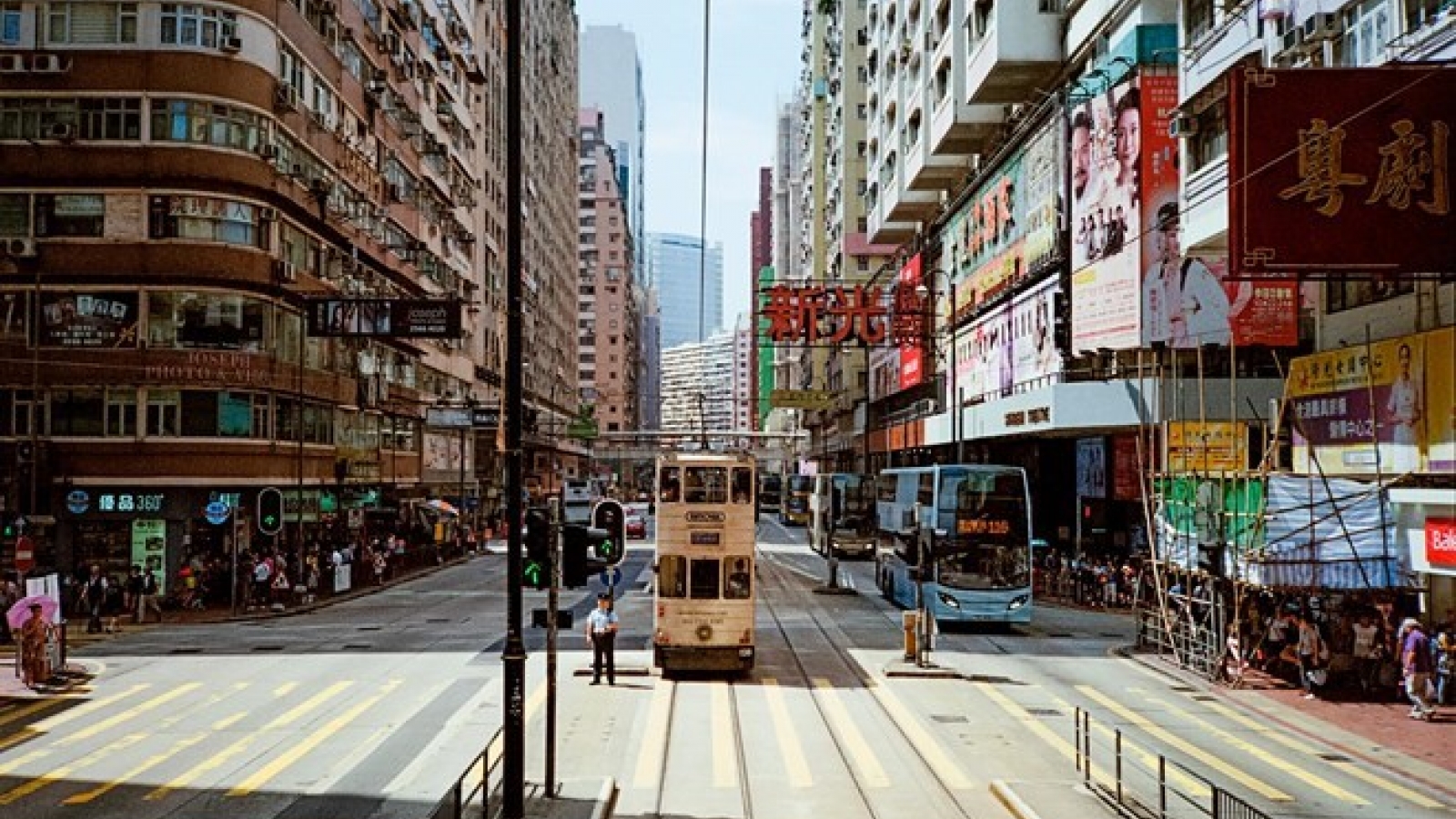 Hong Kong grants visa exemption to Vietnamese diplomats