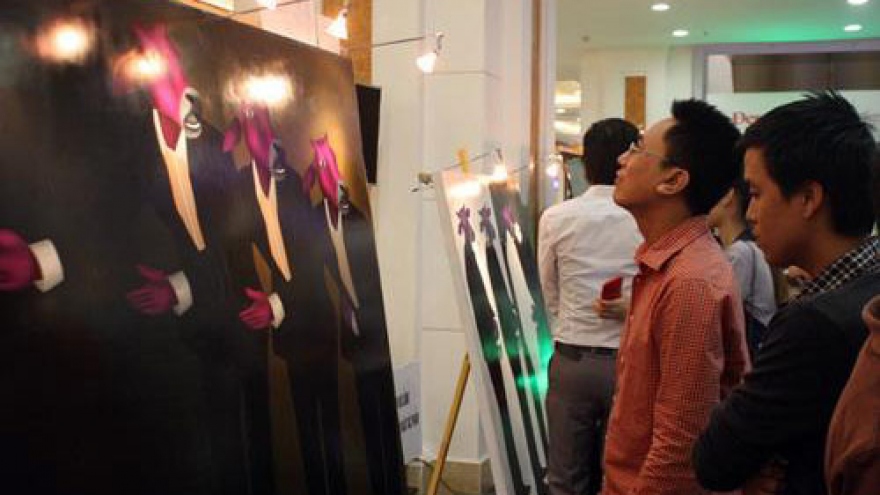Glimmers of hope for Vietnamese to collect artworks