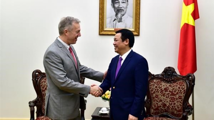 Deputy PM Vuong Dinh Hue meets US Ambassador