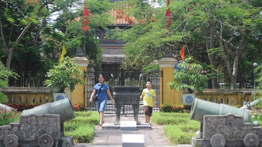 Indecent clothing banned at Hue monuments