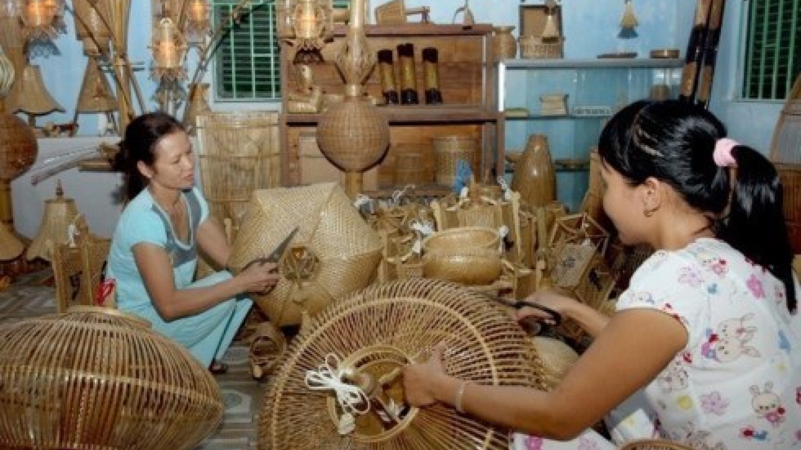 Hue festival honours traditional crafts