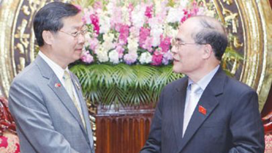 Senior leaders receive OIF General Secretary