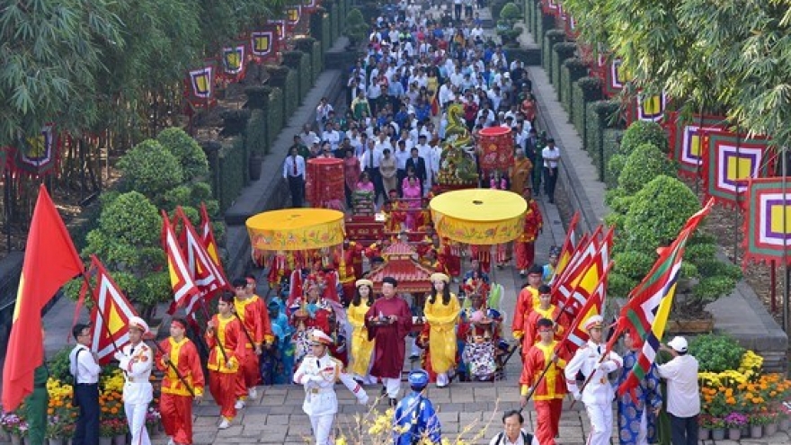 HCM City presents Tet offerings to Hung Kings
