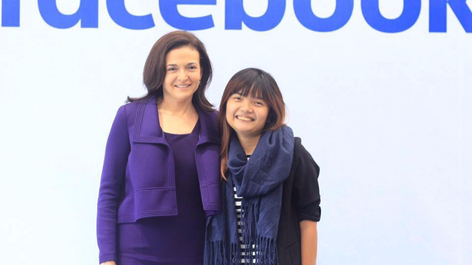 Vietnamese girl inspires Facebook COO Sheryl Sandberg with bike tour startup