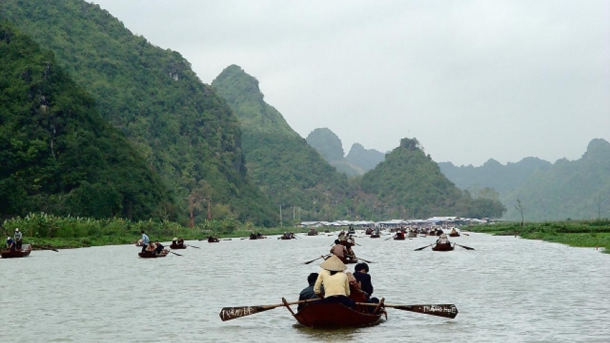 
        Huong Pagoda entrance fees increase
                              