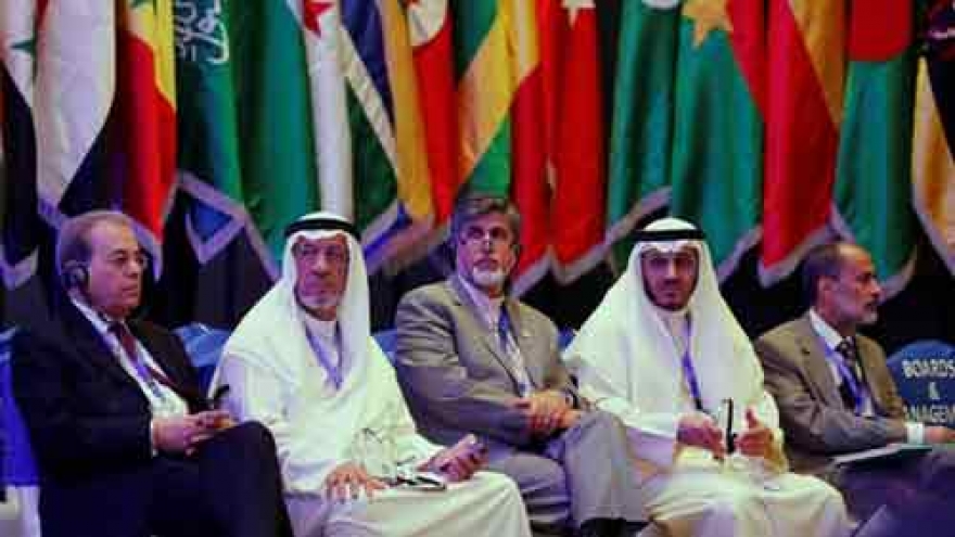 
        Indonesia, IDB join hands for development projects
                              