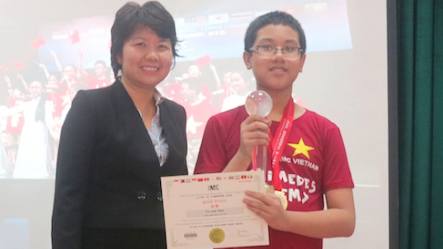 Vietnamese student wins Grand Champion award at int’l math contest 