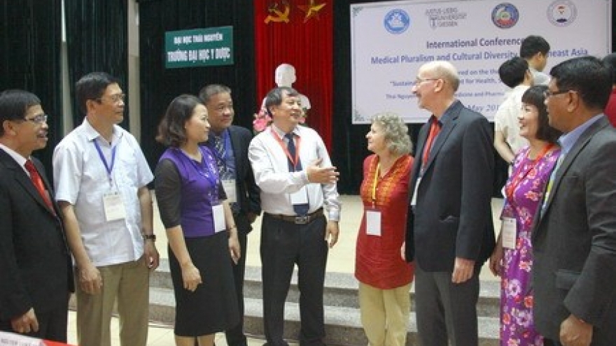 Int'l conference looks into traditional medicine