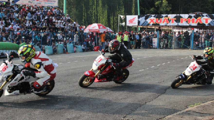 
        Binh Duong hosts biggest bike race
                              