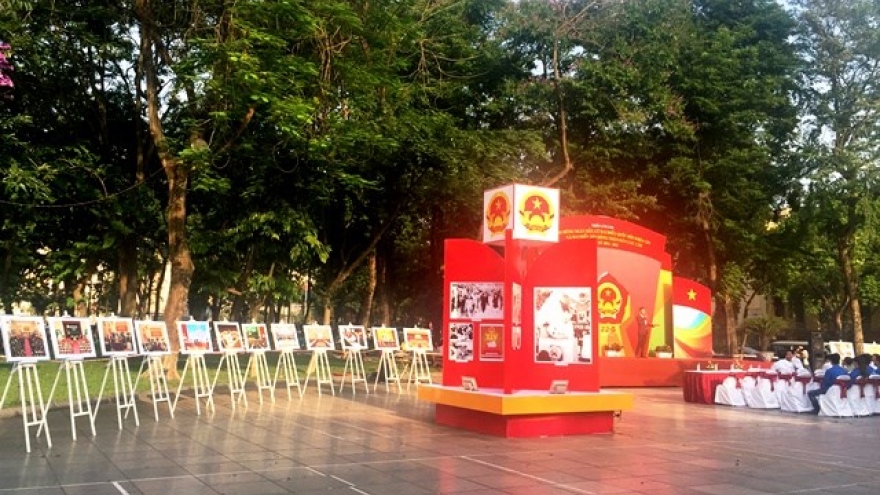 Photo exhibition marks general election in Hanoi
