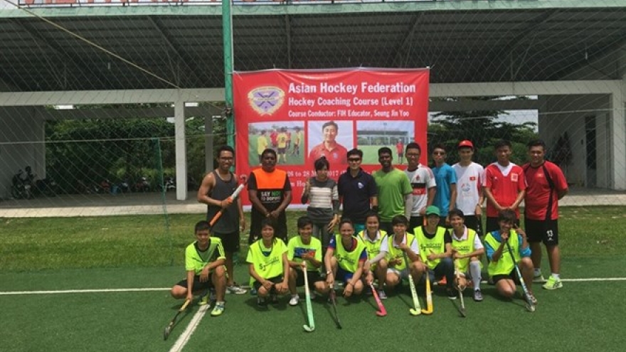 Vietnam holds first ever field hockey coaching course