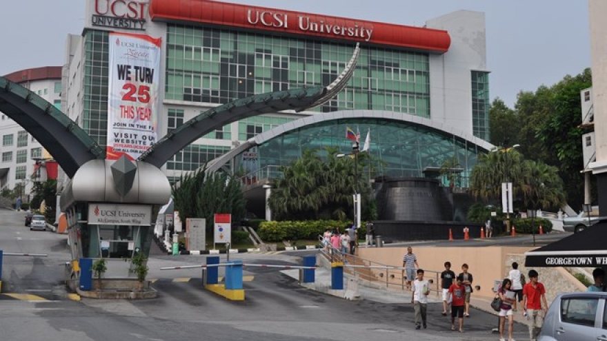 Malaysian schools act to prevent IS influence on students