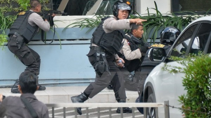 Indonesia imprisons seven IS supporters