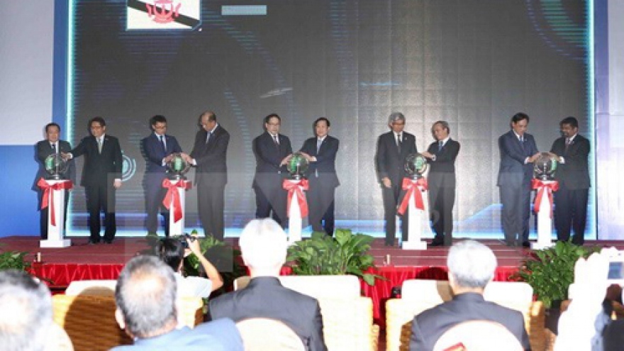 ASEAN looks at IT development