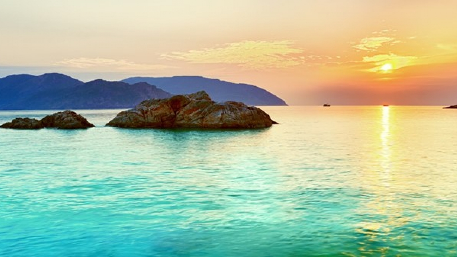 Ten ideal destinations for National Day holiday