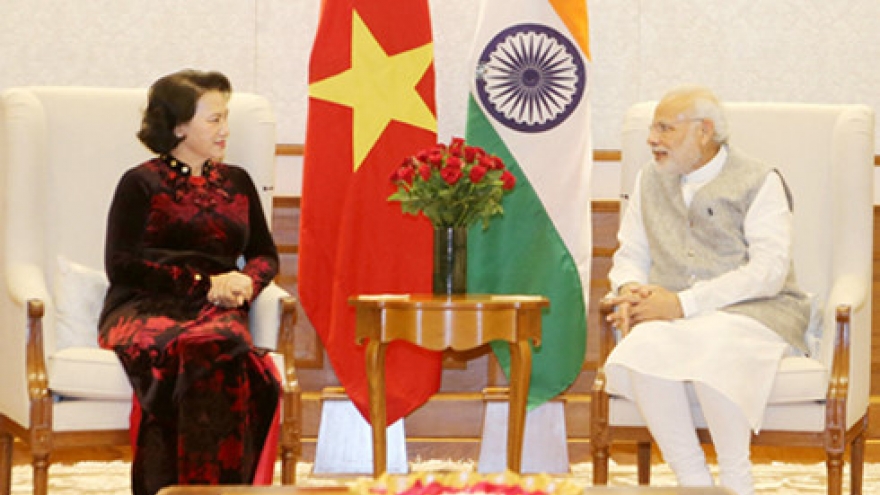 Indian PM supports businesses to invest in Vietnam