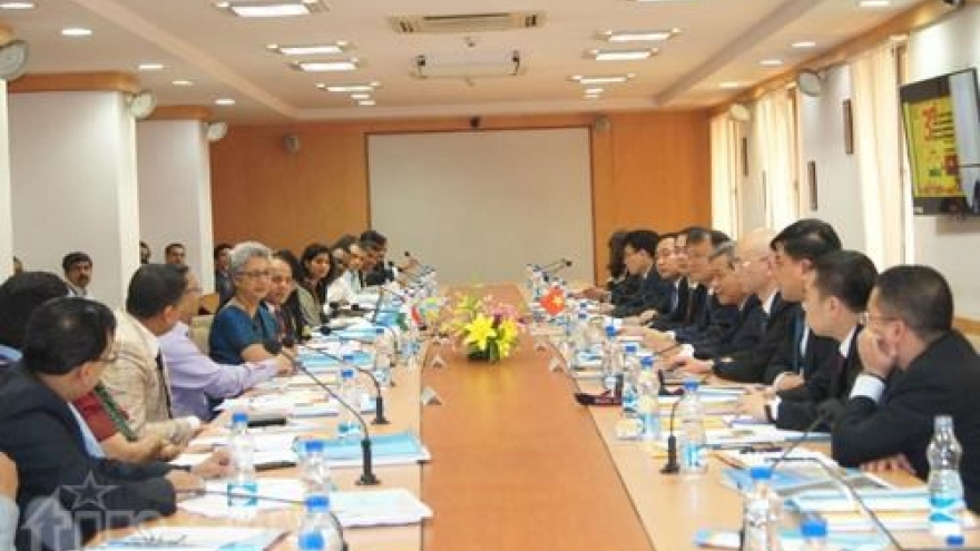 
        Vietnam, India make significant progress in textiles, garments
                              