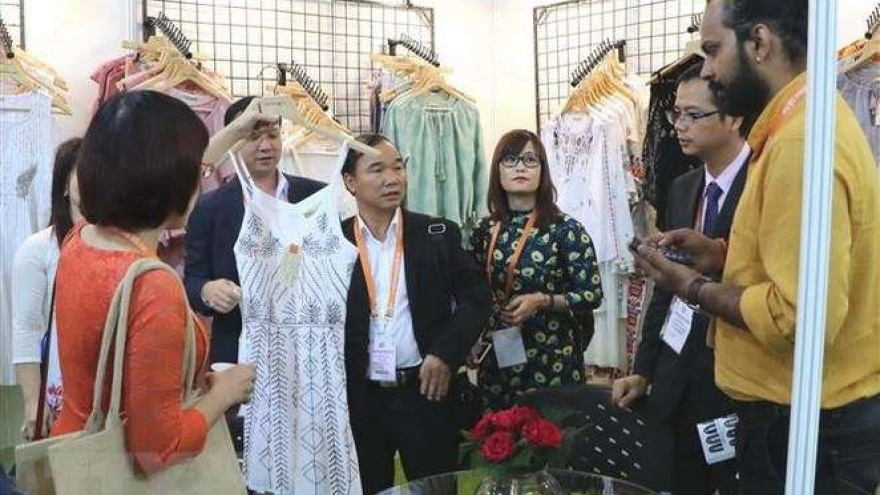 Vietnam attends India Int’l Silk Fair 
