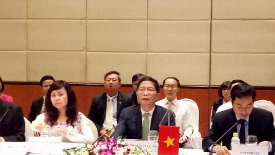 Vietnam, Indonesia seek to promote all-round cooperation