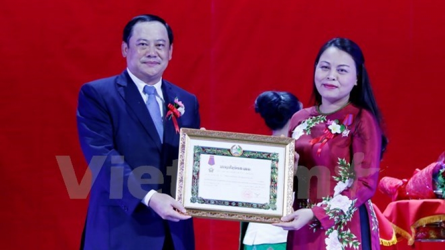 Vietnamese, Lao women contribute to fostering bilateral ties