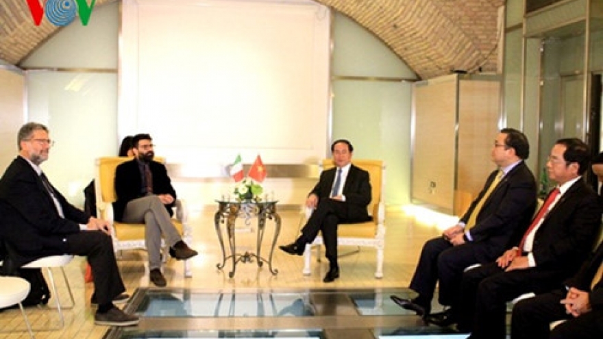 President meets leaders of Italian parties