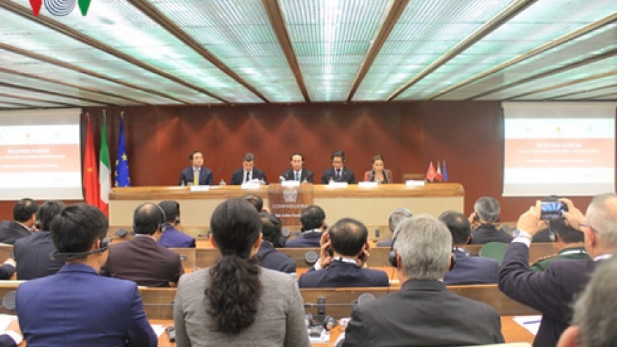 
        President confident of reaching US$6 billion trade target with Italy
                              