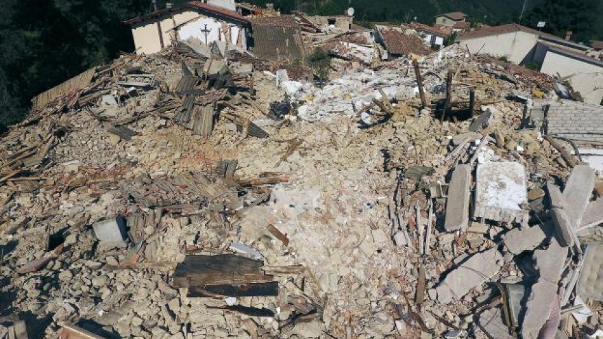 Italy quake death toll hits 281, state funeral planned
