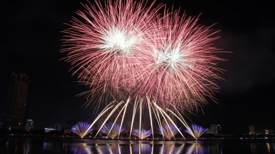 Italy wins Da Nang International Fireworks Festival 