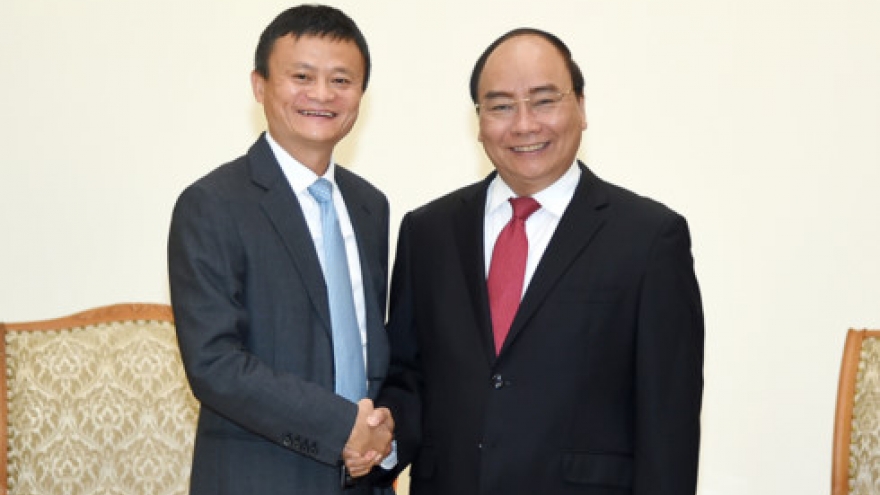 PM Nguyen Xuan Phuc welcomes Alibaba Chairman Jack Ma
