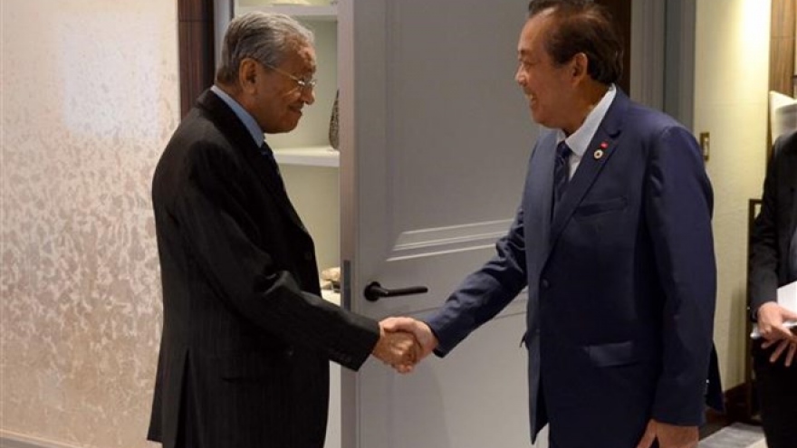 Deputy PM meets ASEAN leaders on sidelines of int’l conference on future of Asia