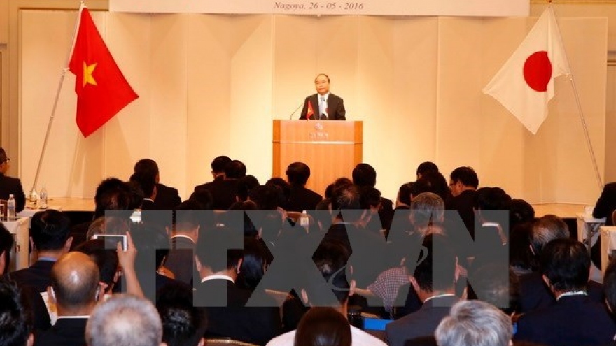 PM attends Vietnam-Japan economic policy dialogue