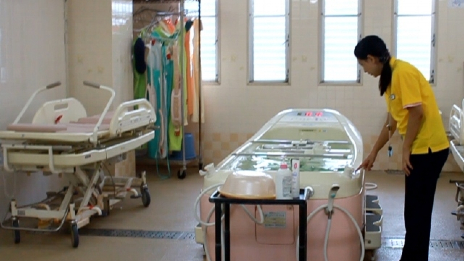 MOLISA touts high-paying health careers in Japan