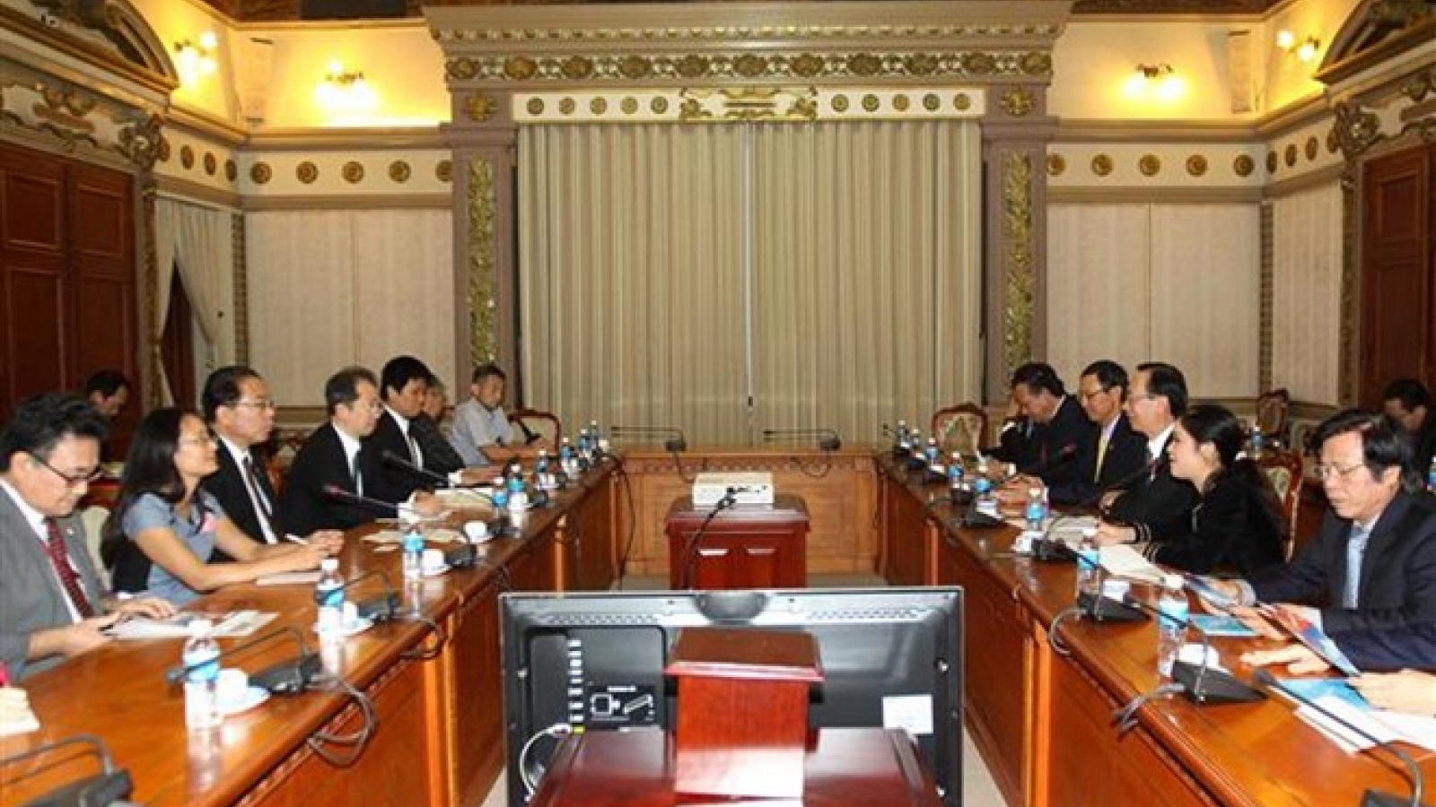 Yamanashi Prefecture seeks partnerships in HCM City