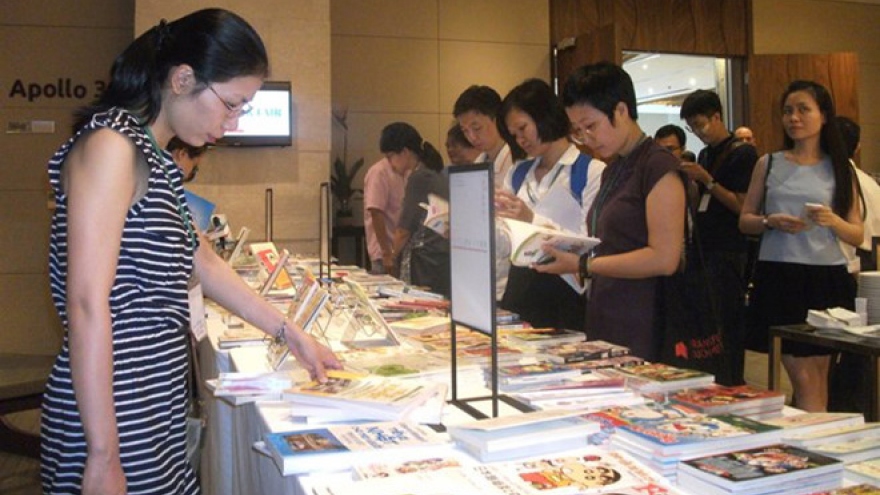 Vietnamese and Japanese books on show in Hanoi
